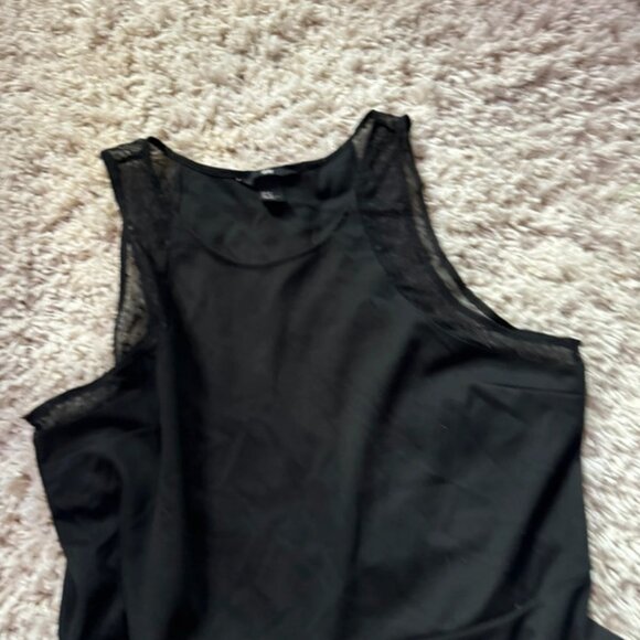 Black H&M cute sleeveless dress with flow perfect for a night out or a fancy dre - Picture 2 of 5